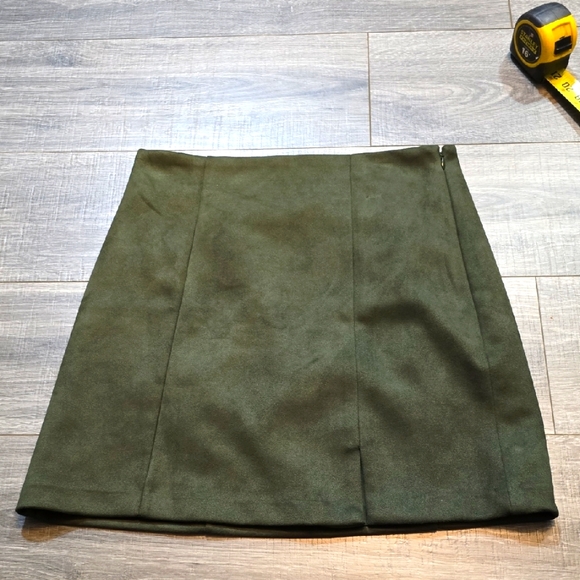 LOFT Dark Green Pencil Skirt. Size 4. - Picture 1 of 13